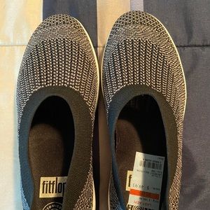 FlitFlop Flats/Slip On in Black & White